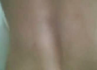 Crispée durant un pétage de derche hard