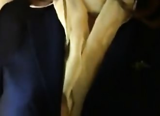 Il l'encule et la fait totalement vibrer